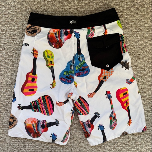 Vans Off The Wall Guitar Print Board Shorts Size 28 - Picture 11 of 13
